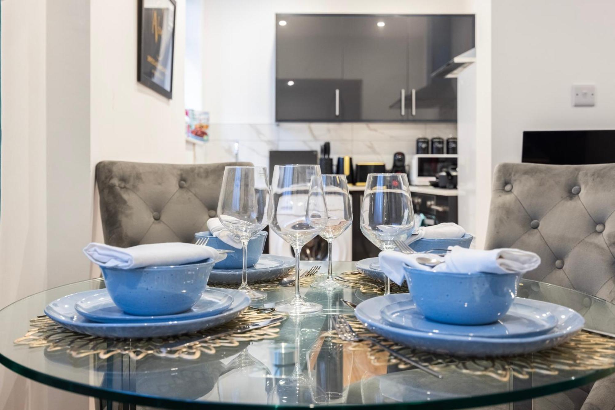 Block Of Apartments In Croydon ,Long Stays , Weekly & Monthly Offers , Contractors , Relocations , Leisure & Family Stays Екстер'єр фото