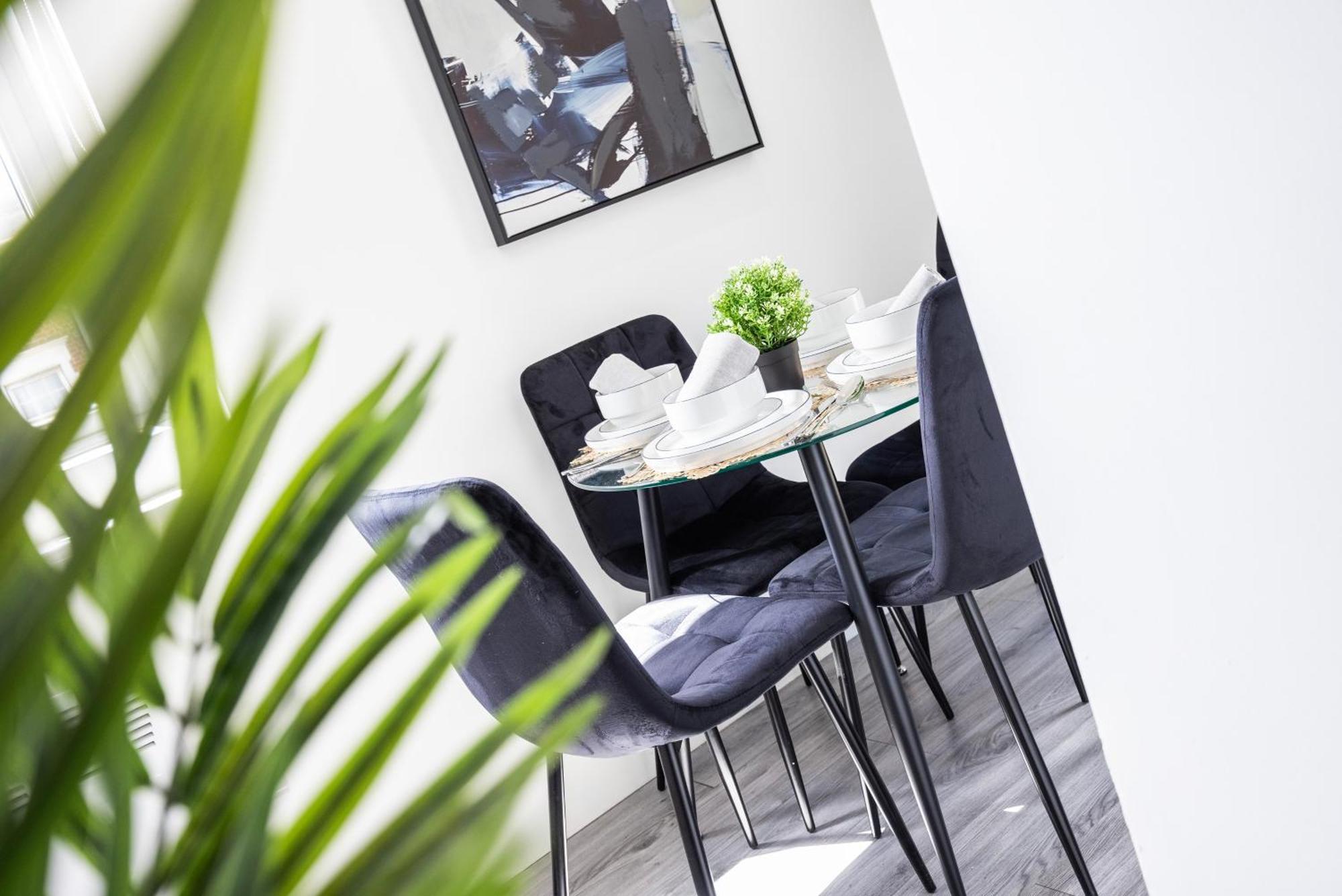 Block Of Apartments In Croydon ,Long Stays , Weekly & Monthly Offers , Contractors , Relocations , Leisure & Family Stays Екстер'єр фото